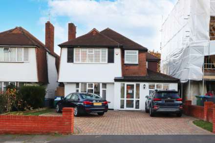 4 Bedroom Detached, Fir Grove, New Malden