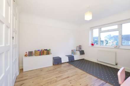 Fir Grove, New Malden, Image 11