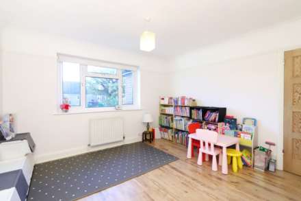 Fir Grove, New Malden, Image 12