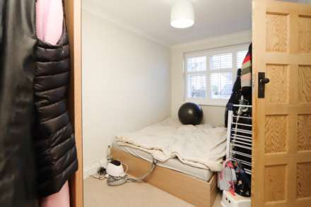 Fir Grove, New Malden, Image 14
