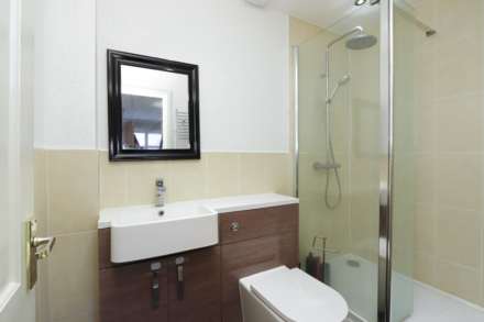 Fir Grove, New Malden, Image 16