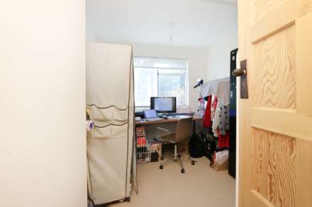 Fir Grove, New Malden, Image 17