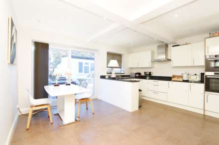 Fir Grove, New Malden, Image 4