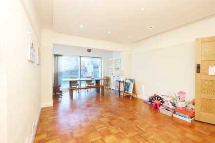 Fir Grove, New Malden, Image 6