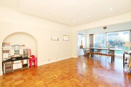 Fir Grove, New Malden, Image 7