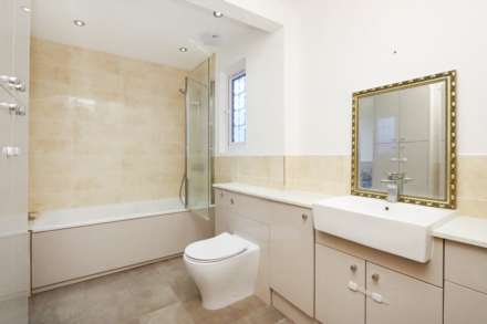 Fir Grove, New Malden, Image 9