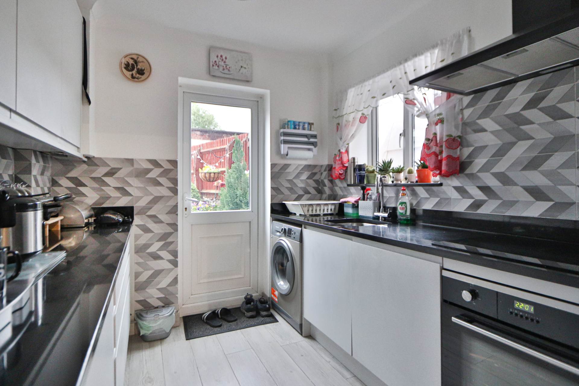 Peel Way, Uxbridge, Image 4