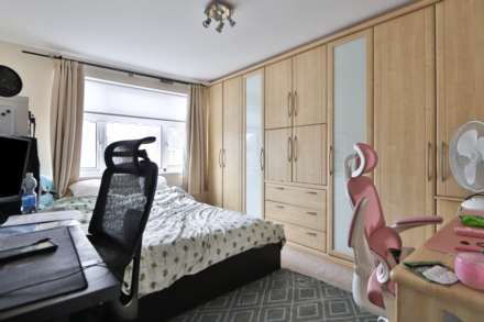 Peel Way, Uxbridge, Image 8