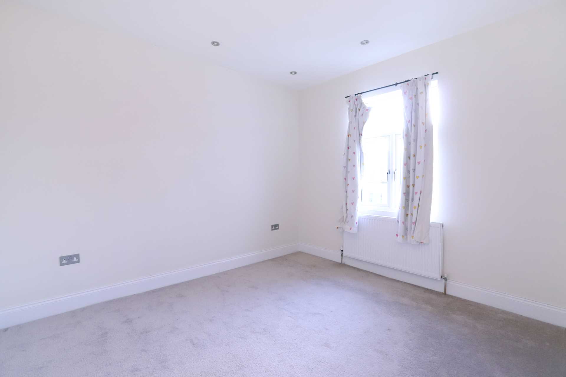 Acacia Grove, New Malden, Image 11