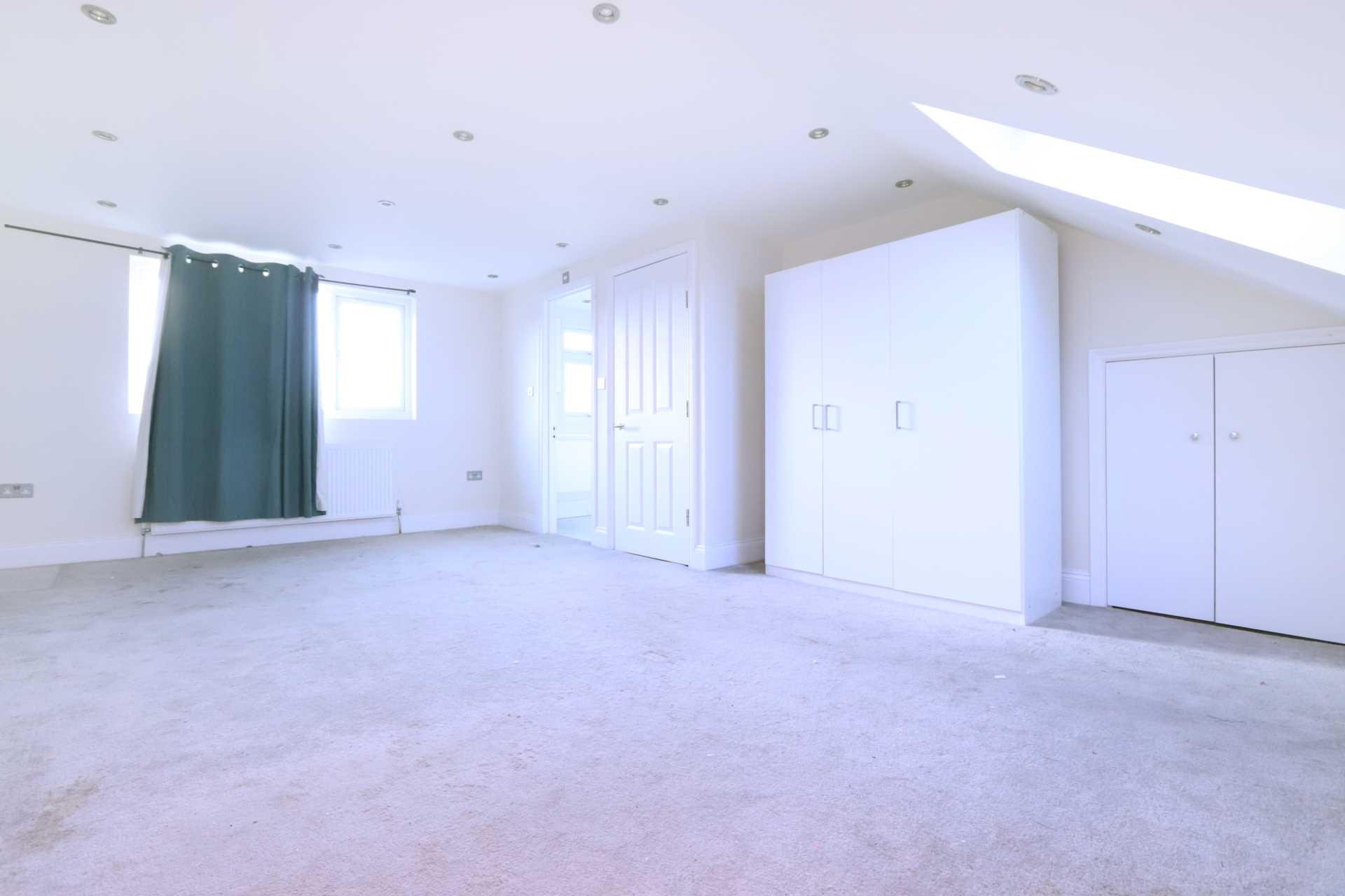 Acacia Grove, New Malden, Image 14