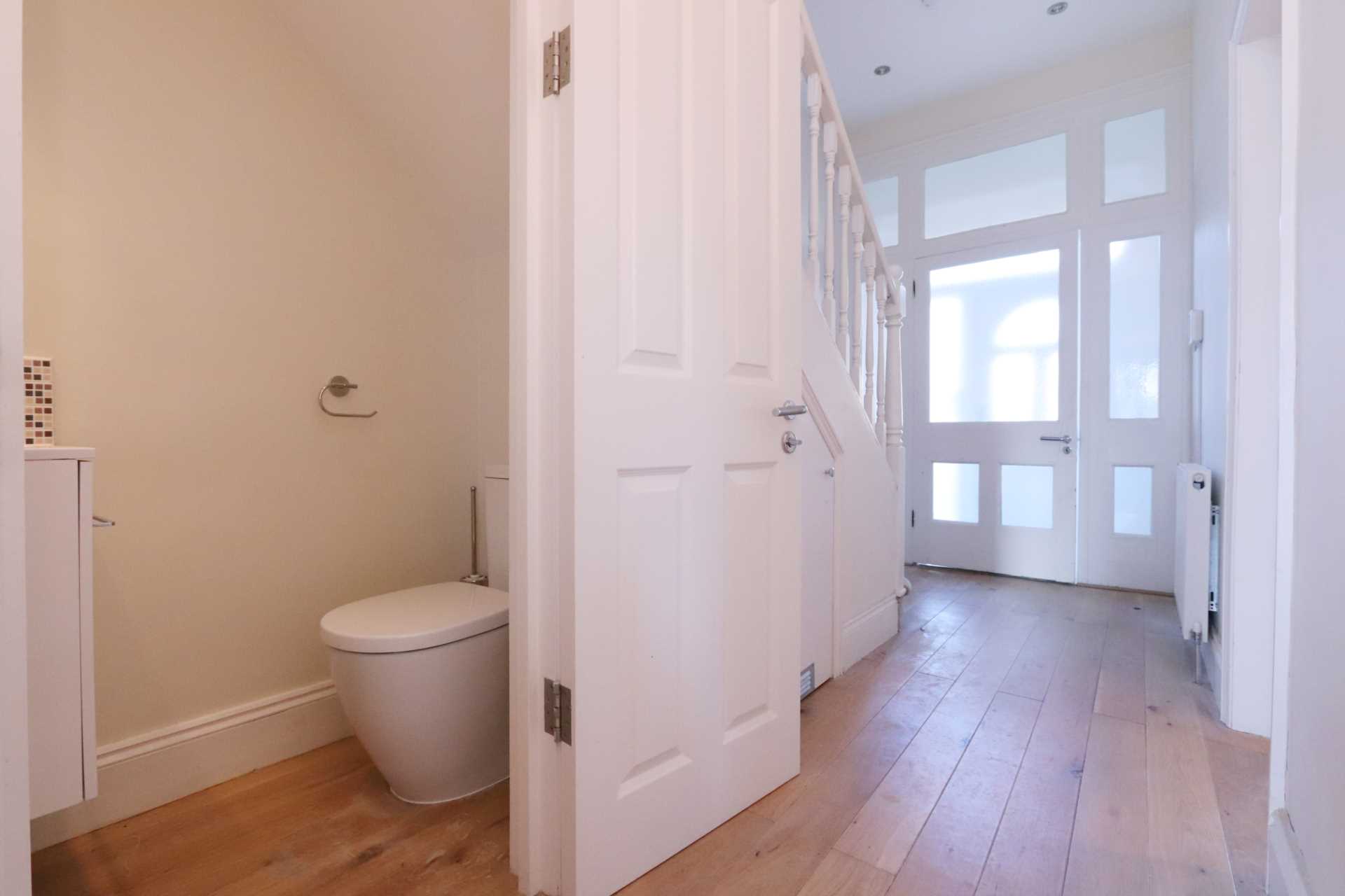 Acacia Grove, New Malden, Image 4