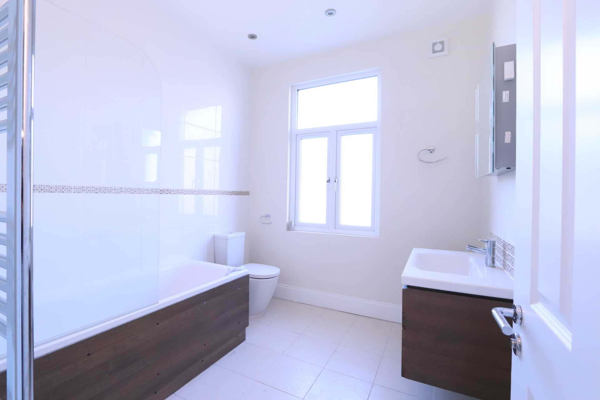 Acacia Grove, New Malden, Image 9