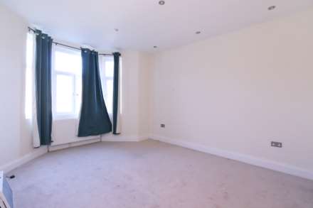 Acacia Grove, New Malden, Image 10