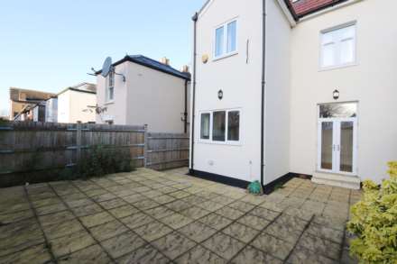 Acacia Grove, New Malden, Image 16