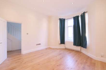 Acacia Grove, New Malden, Image 3