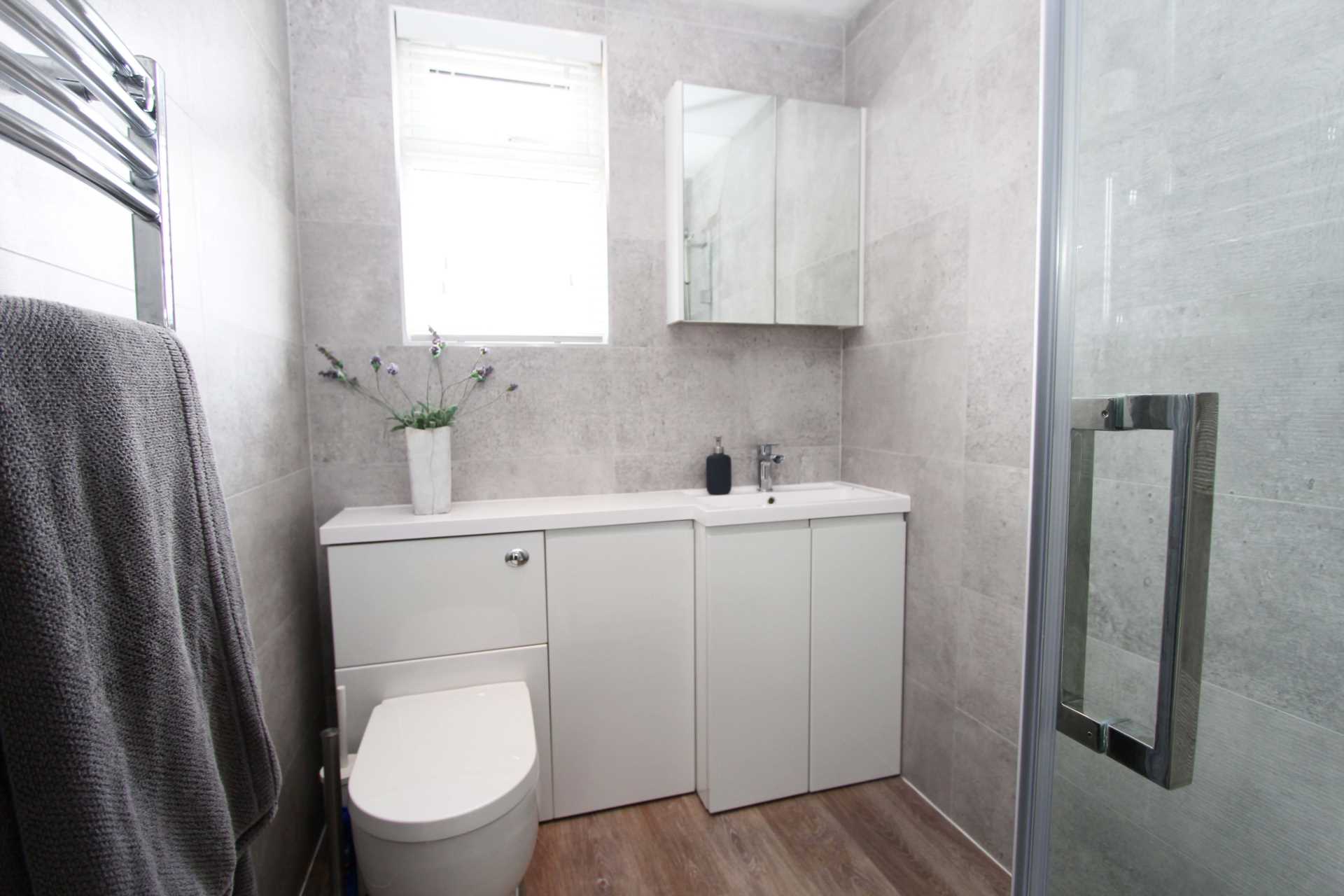 Sandringham Road, KT4, Image 13