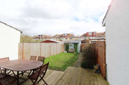 Sandringham Road, KT4, Image 16