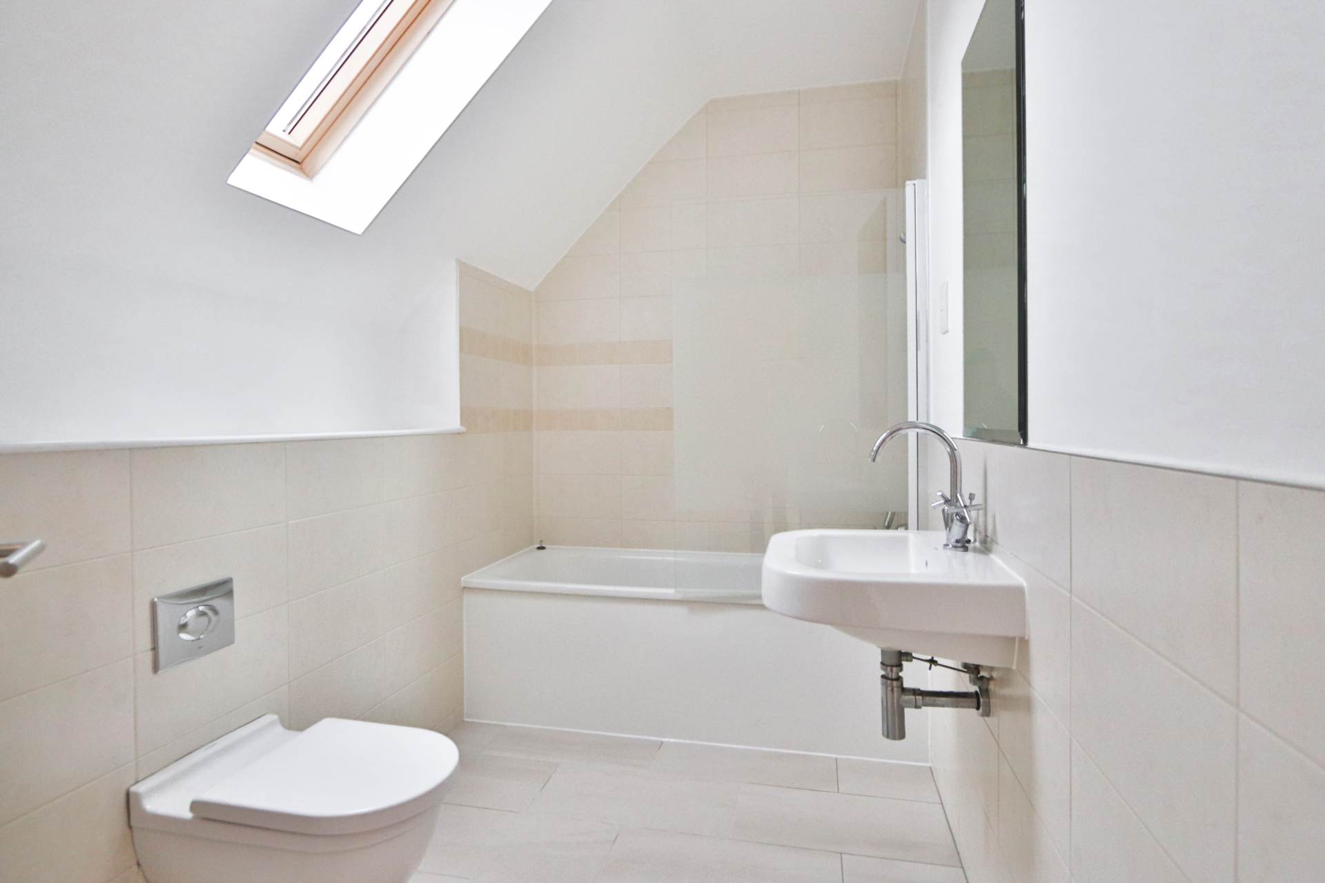 Beaumont Drive, Worcester Park, Image 12