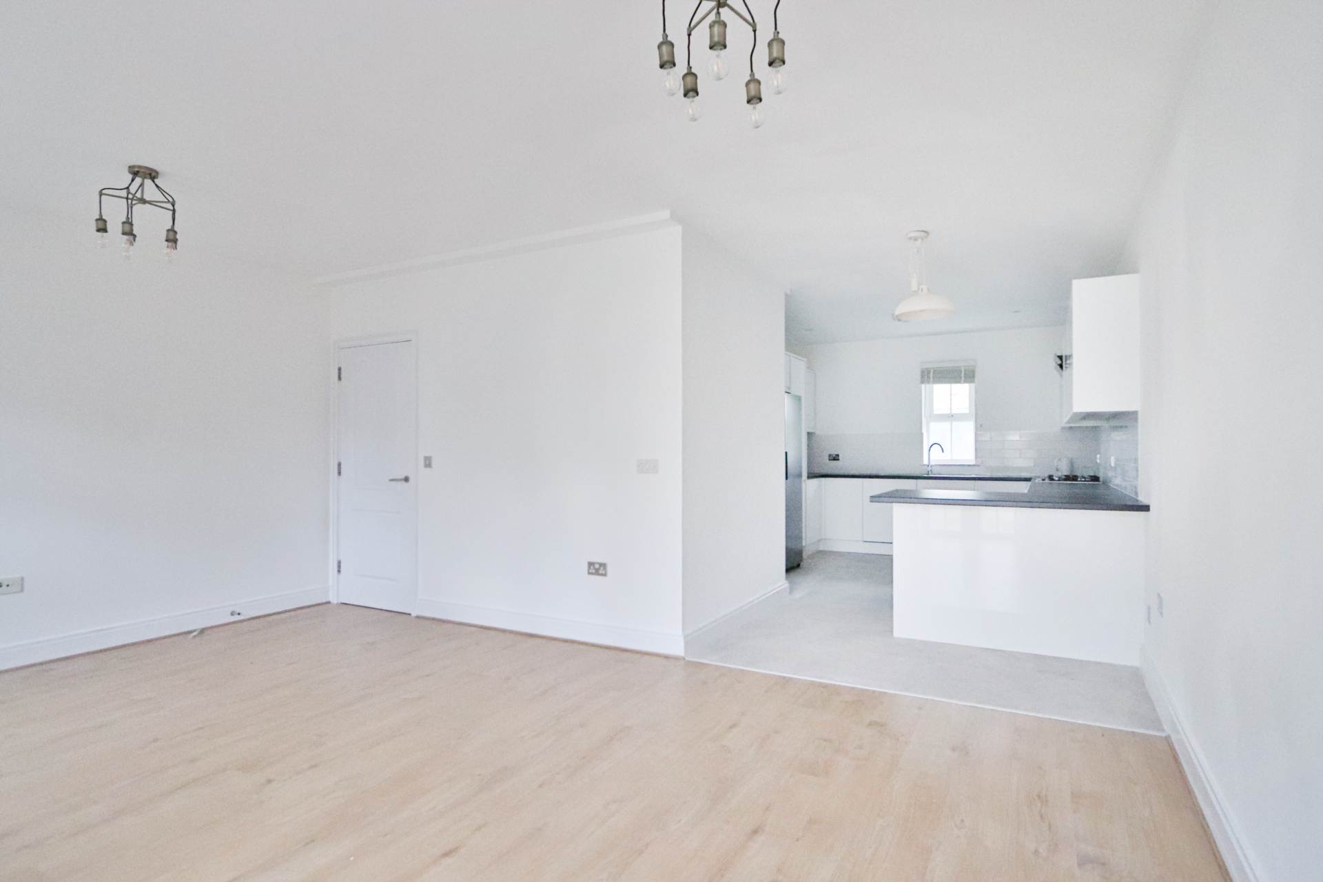 Beaumont Drive, Worcester Park, Image 3