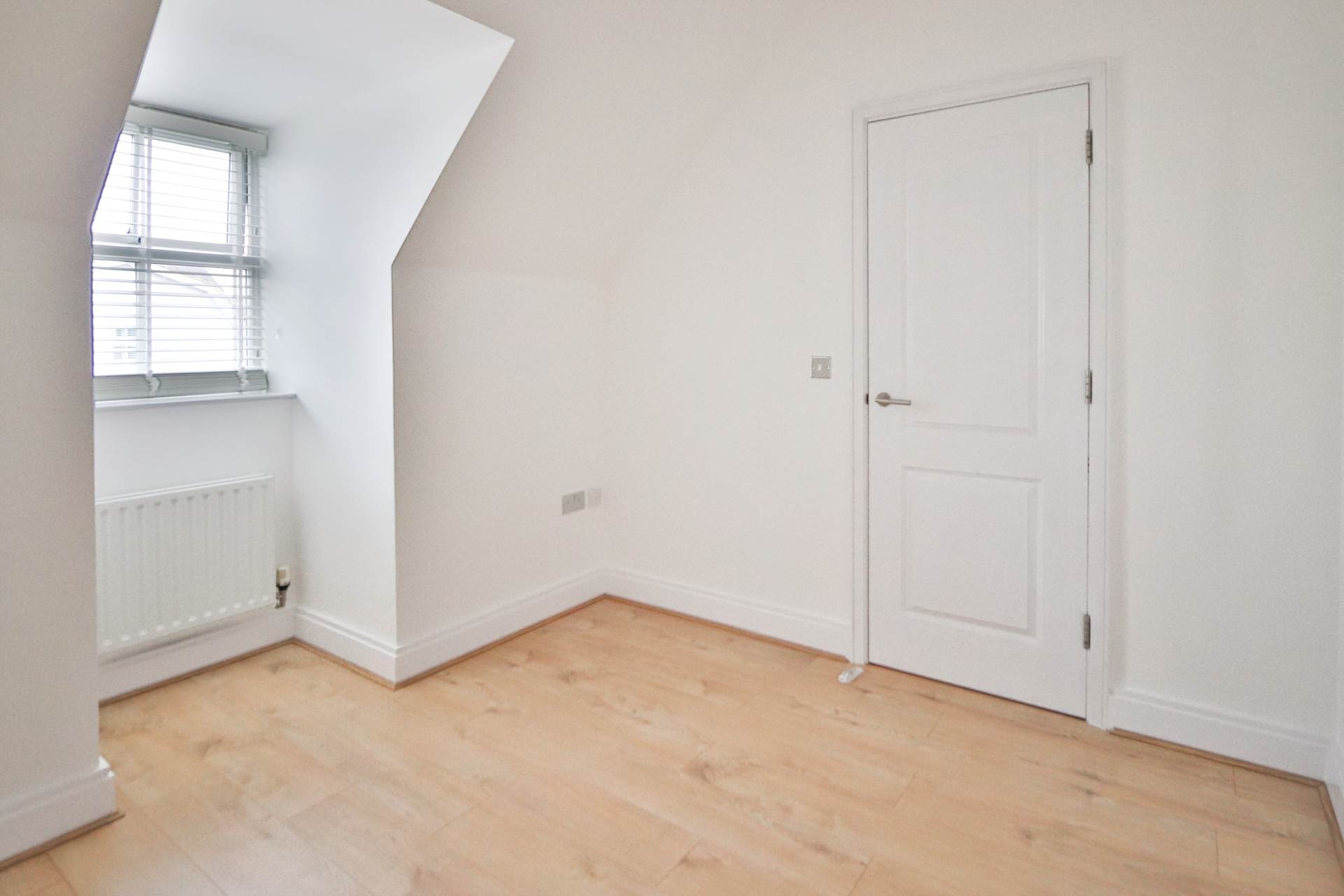 Beaumont Drive, Worcester Park, Image 8