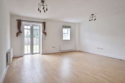 Beaumont Drive, Worcester Park, Image 2