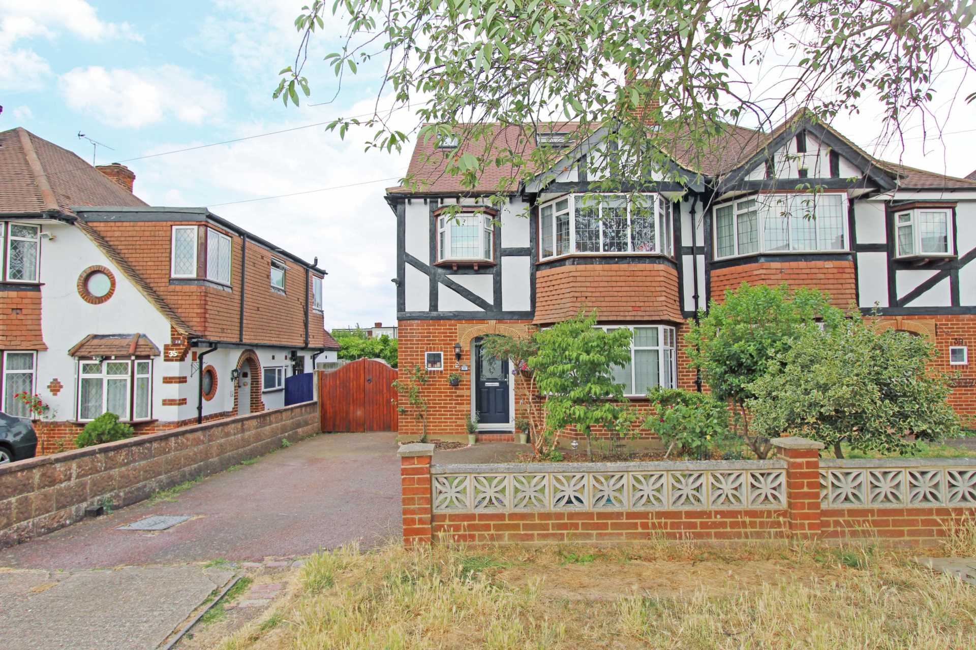 Cuddington Avenue, Worcester Park, Image 1