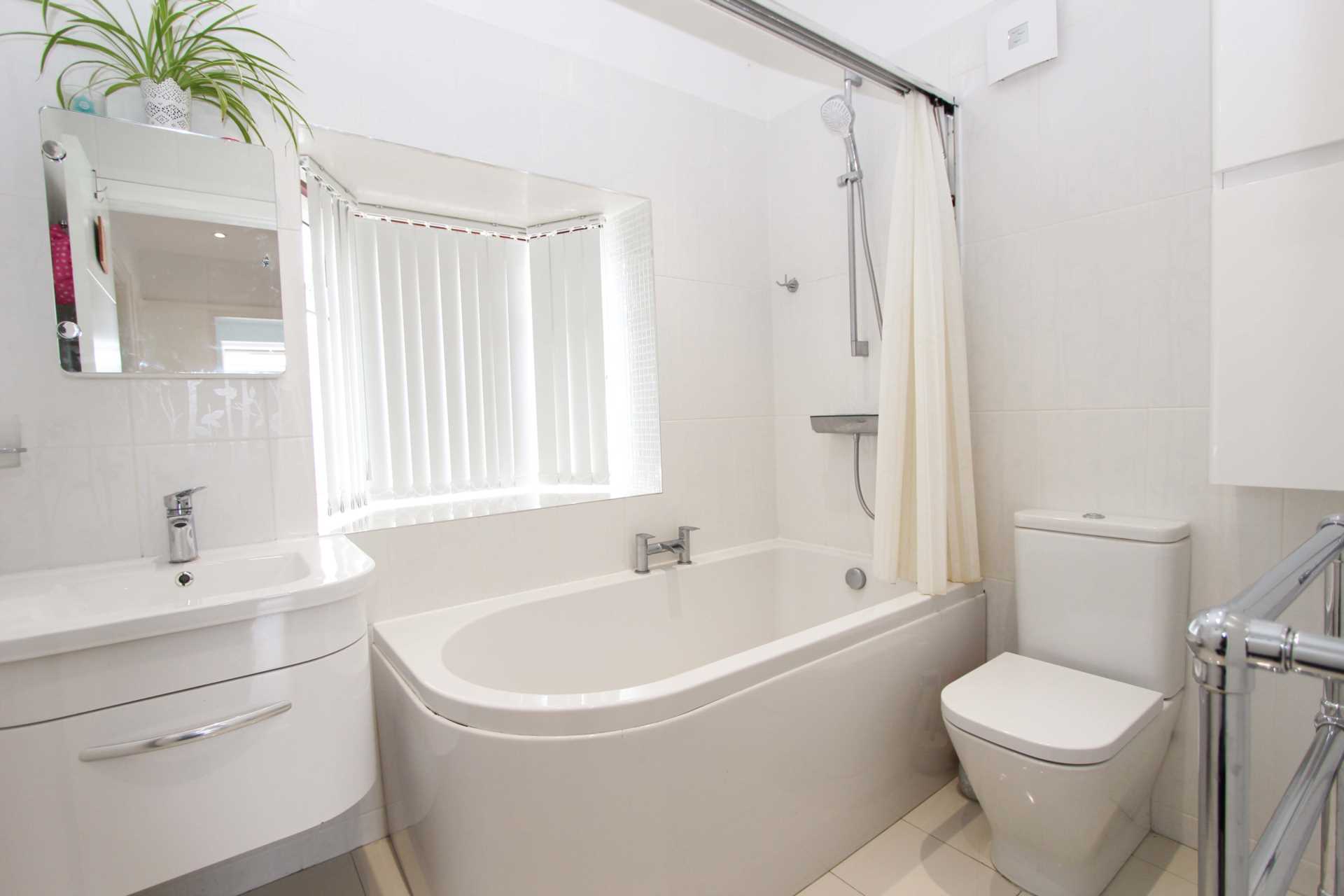 Cuddington Avenue, Worcester Park, Image 14