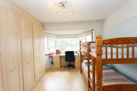 Cuddington Avenue, Worcester Park, Image 11