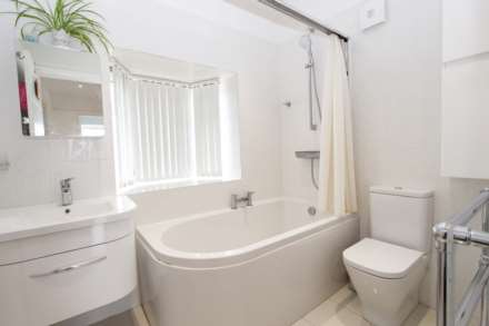 Cuddington Avenue, Worcester Park, Image 14