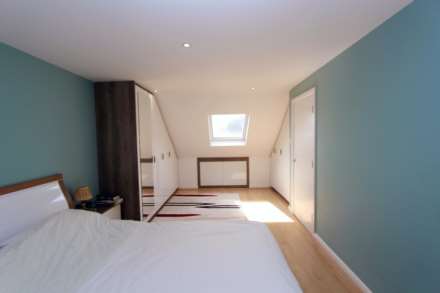 Cuddington Avenue, Worcester Park, Image 9