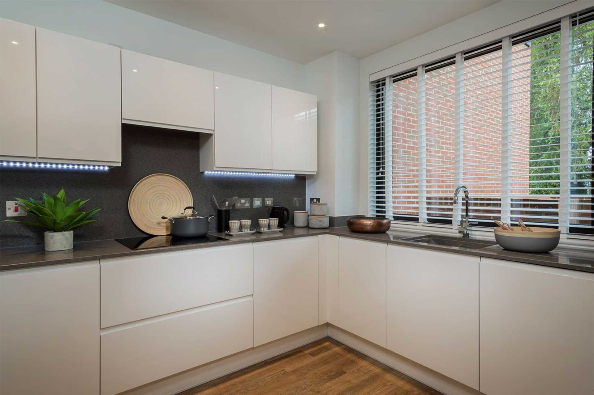 Knaresborough Drive, London, Image 3