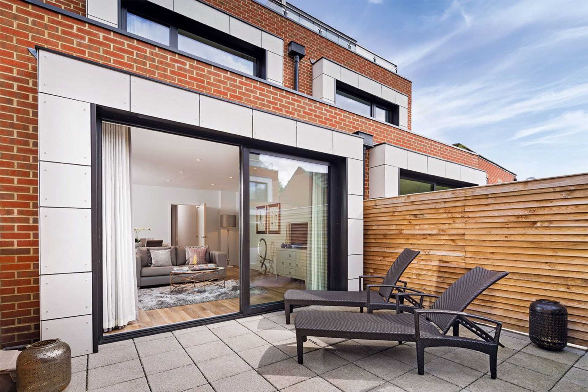 Knaresborough Drive, London, Image 7