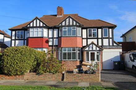 3 Bedroom Semi-Detached, Lawrence Avenue, New Malden
