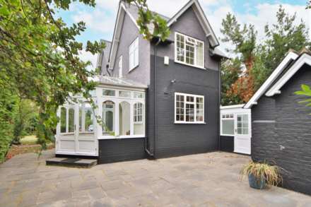 4 Bedroom Semi-Detached, Cambridge Avenue, New Malden