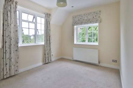 Cambridge Avenue, New Malden, Image 10