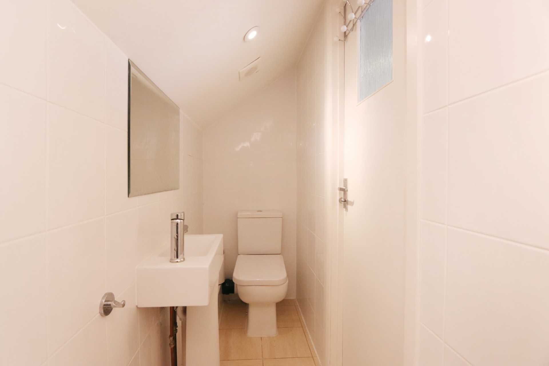 Churston Drive, Morden, Image 16