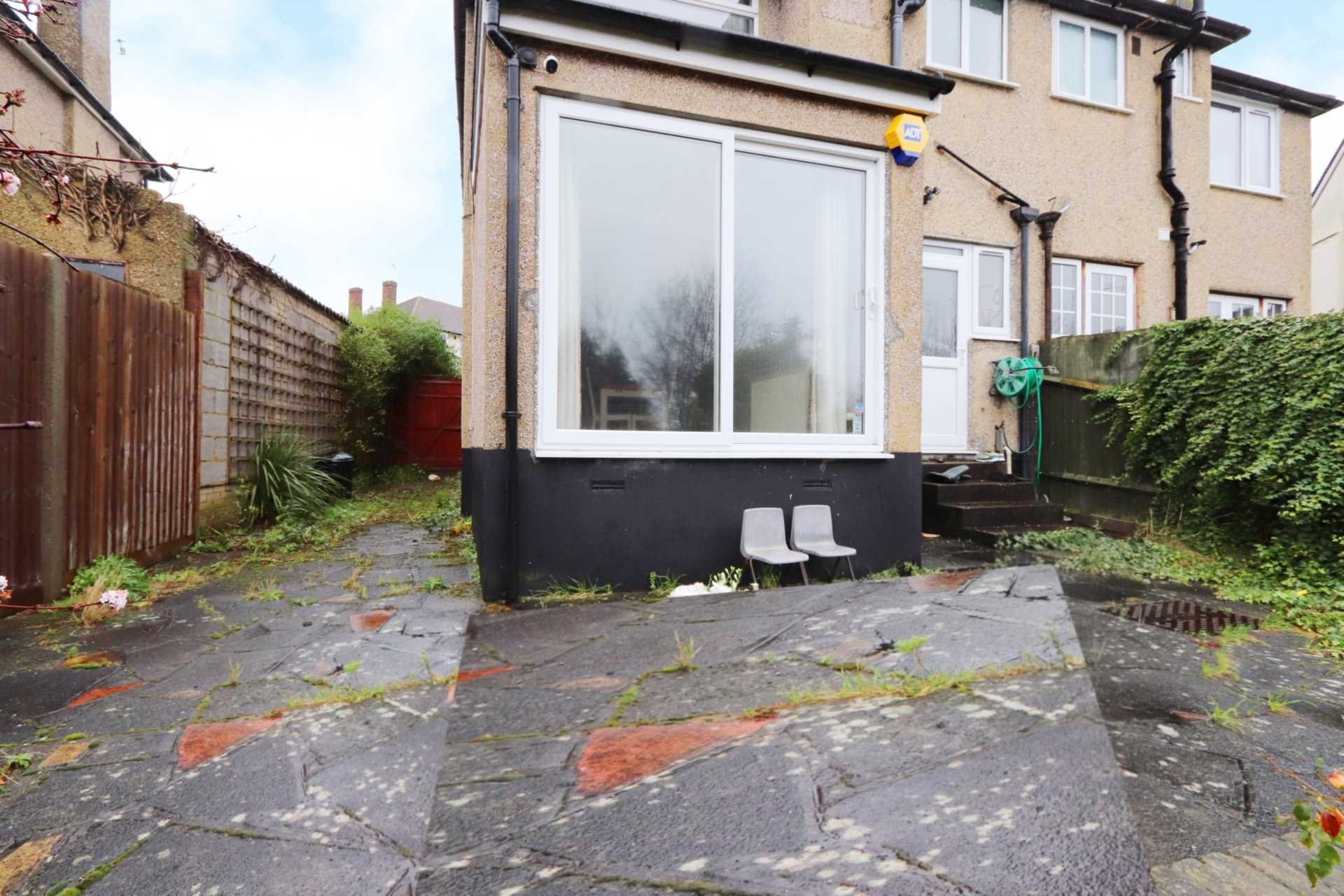 Churston Drive, Morden, Image 21