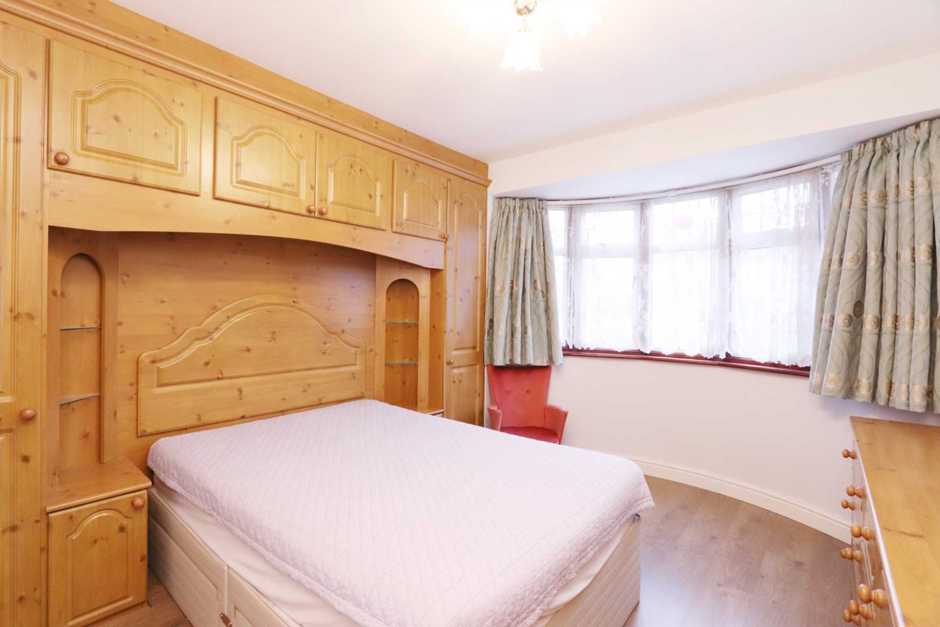 Churston Drive, Morden, Image 8