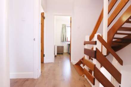 Churston Drive, Morden, Image 11