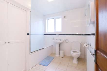 Churston Drive, Morden, Image 13