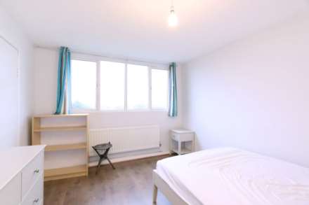 Churston Drive, Morden, Image 15