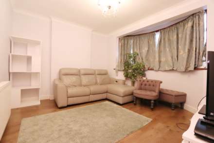 Churston Drive, Morden, Image 3