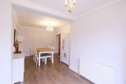 Churston Drive, Morden, Image 6