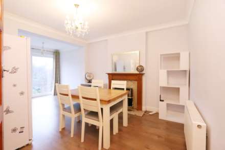 Churston Drive, Morden, Image 7