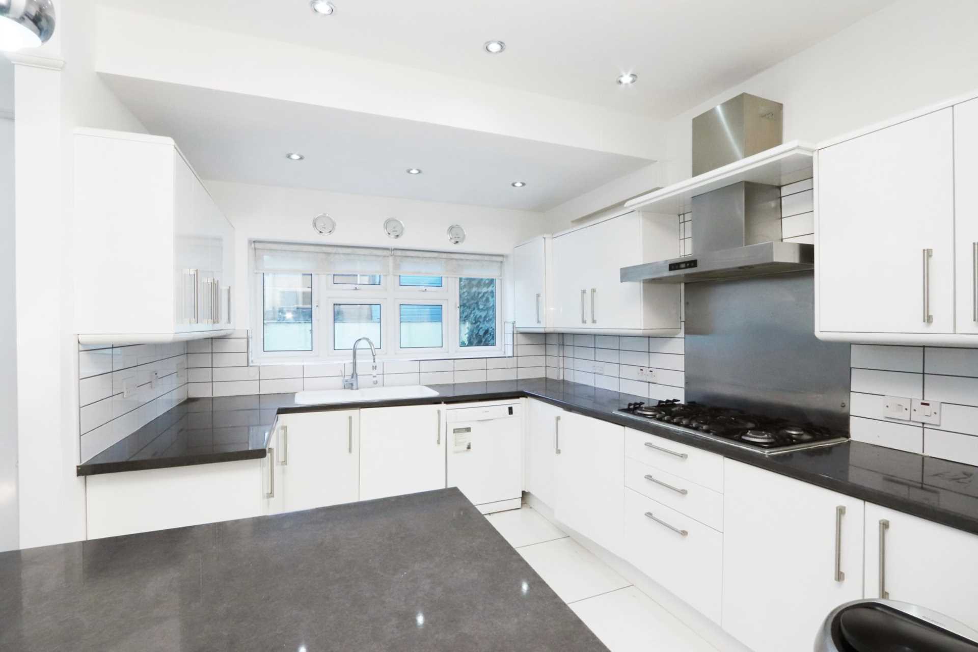 Dukes Avenue, New Malden, Image 2