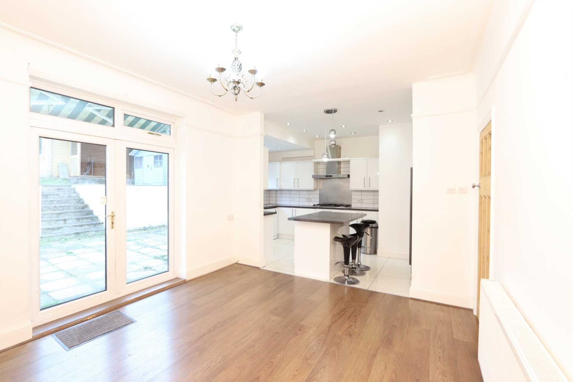 Dukes Avenue, New Malden, Image 4