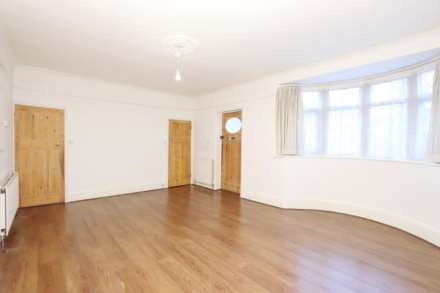 Dukes Avenue, New Malden, Image 14