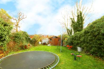 Dukes Avenue, New Malden, Image 17