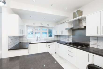 Dukes Avenue, New Malden, Image 2