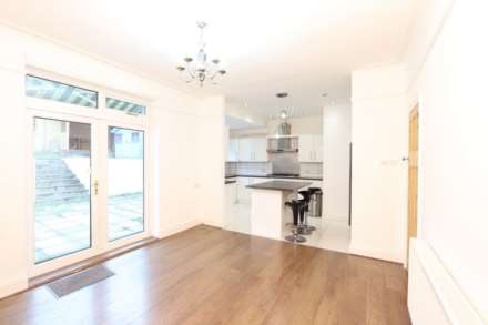 Dukes Avenue, New Malden, Image 4
